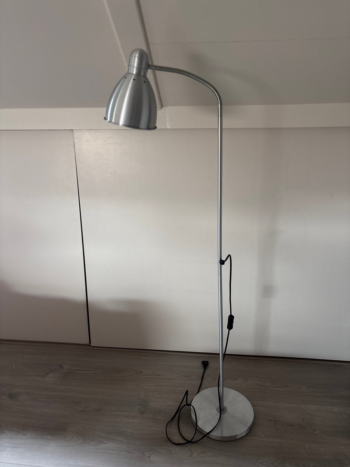 Strakke zilverkleurige Lersta Ikea vloerlamp, exclusief lamp, Gebruikt, Metaal, 150 tot 200 cm, E27 (groot)
