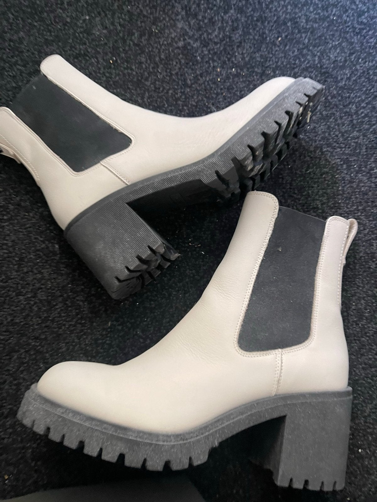 Nieuwe leren laarsjes Carvela - maat 41, Wit, Lage of Enkellaarzen, Nieuw, Ophalen of Verzenden