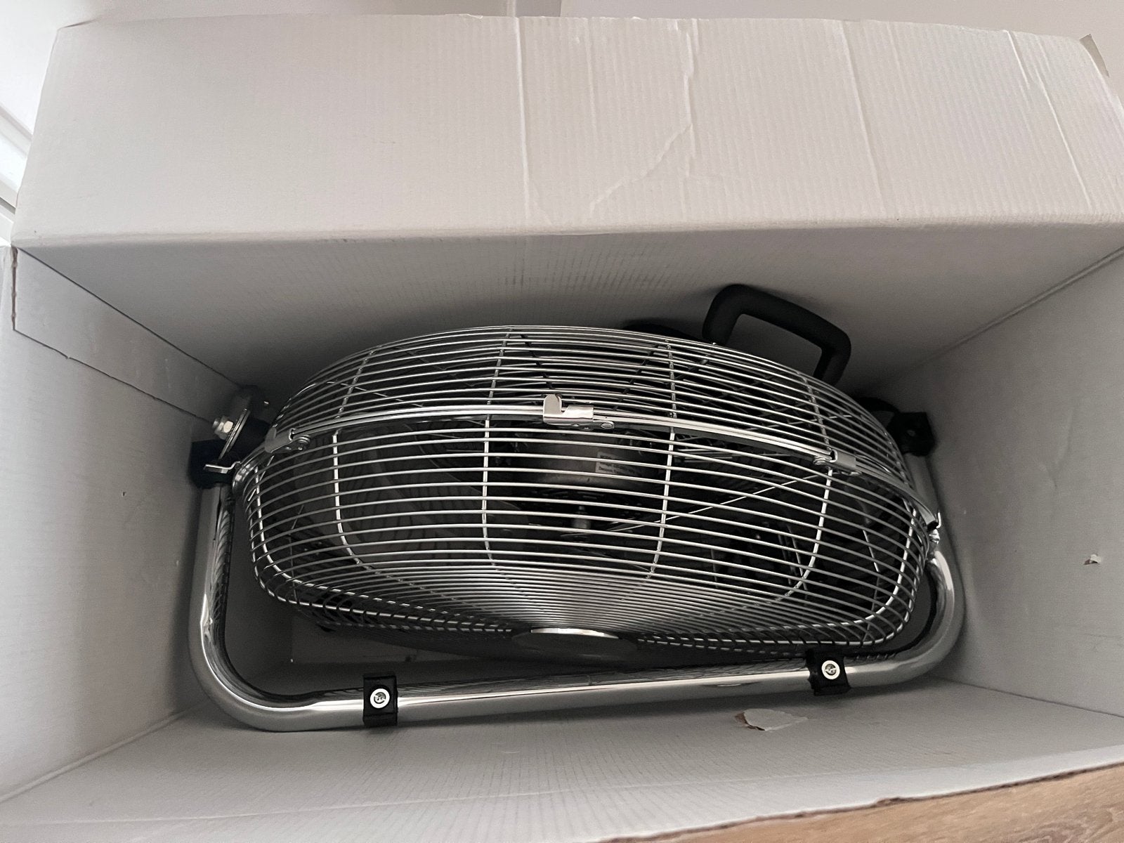 Koenic KFF 400-M Bodemventilator Compact, Witgoed en Apparatuur, Ventilatoren, Ophalen, Nieuw, Vloerventilator