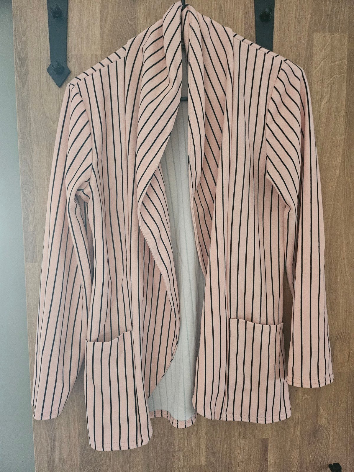 Roze jasje met zwarte strepen, Maat 38/40 (M), Ophalen of Verzenden, Jasje, Roze
