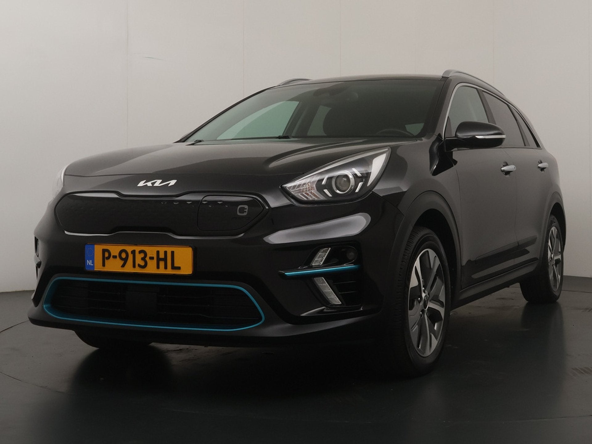 Kia e-Niro Edition 64 kWh Achteruitrijcamera - Climate Contr, Auto's, Gebruikt, Zwart, 1712 kg, Leder en Stof