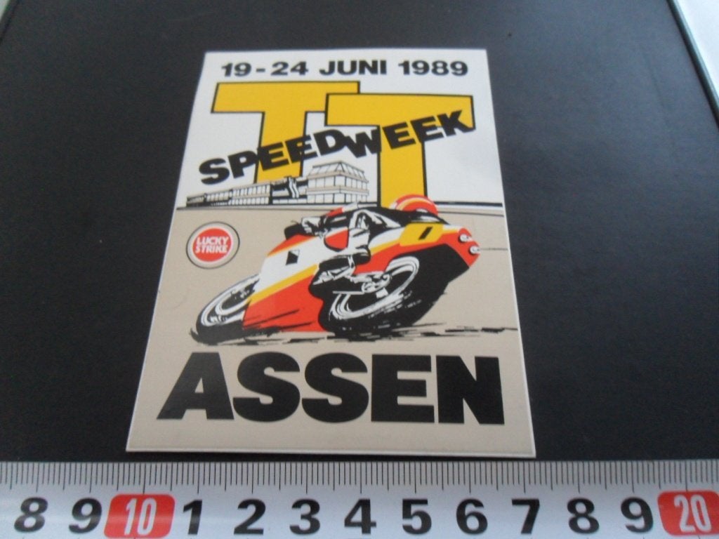 sticker Assen TT Speed Week 1989  LUCKY STRIKE *, Ophalen of Verzenden, Zo goed als nieuw