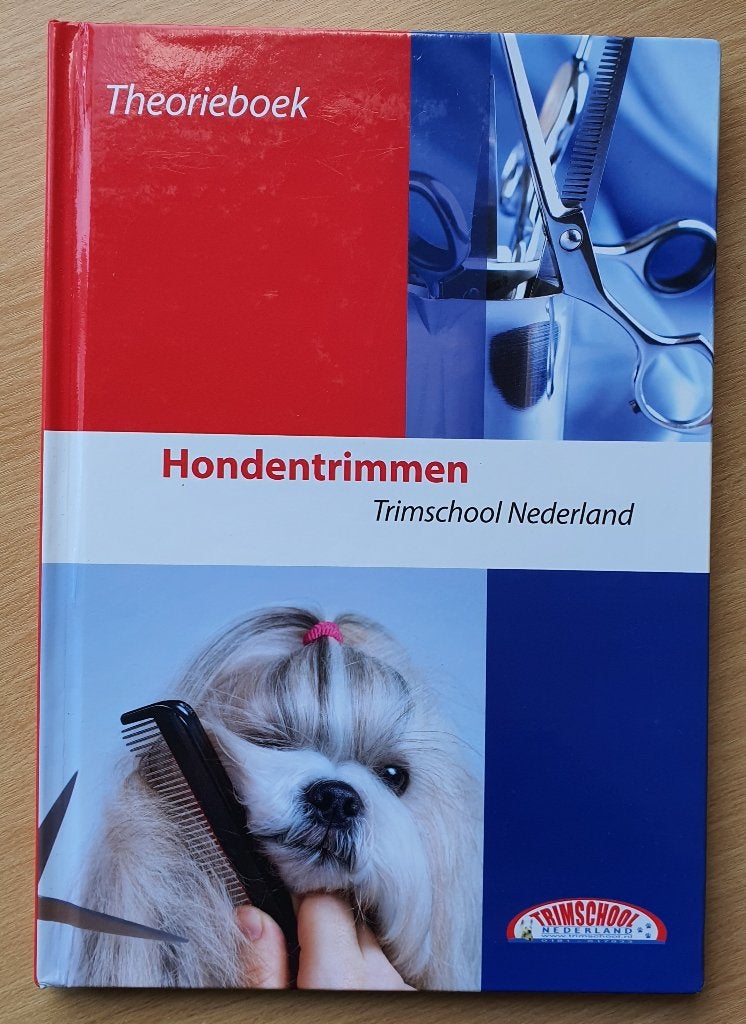 Theorieboek Hondentrimmen, Ophalen of Verzenden, Zo goed als nieuw, Honden