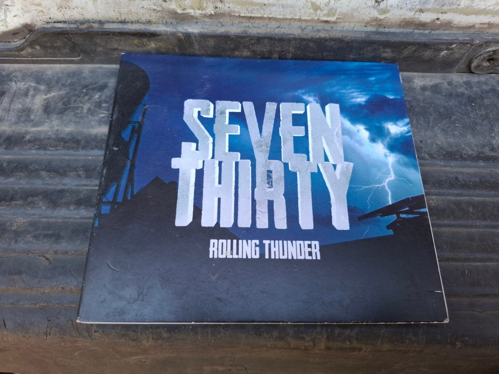 Seven Thirty - Rolling Thunder [Digipack]  2023, Hardrock, Digipak, Ophalen of Verzenden, Zo goed als nieuw