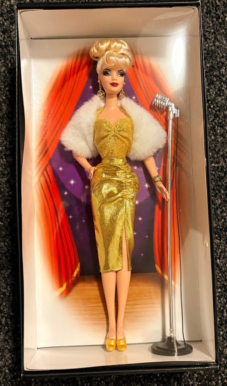 Pin up girl barbie lady luck nrfb, Verzamelen, Poppen, Ophalen of Verzenden, Zo goed als nieuw, Fashion Doll