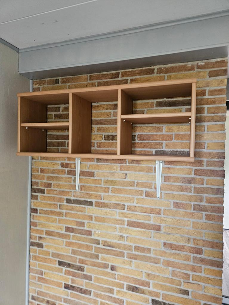 Houten wandrek met vakken - ideaal voor opslag, Huis en Inrichting, Ophalen, Met plank(en), Gebruikt, 100 tot 150 cm