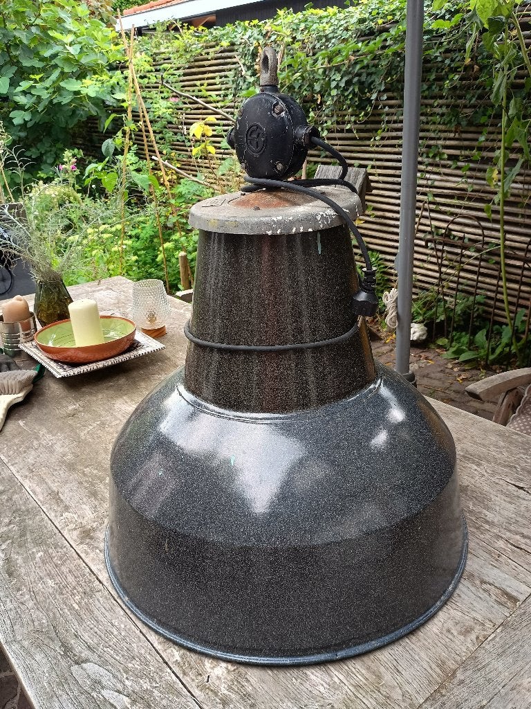 Industriele grote fabriekslamp, Huis en Inrichting, Ophalen, Gebruikt, E27 (groot), Metaal