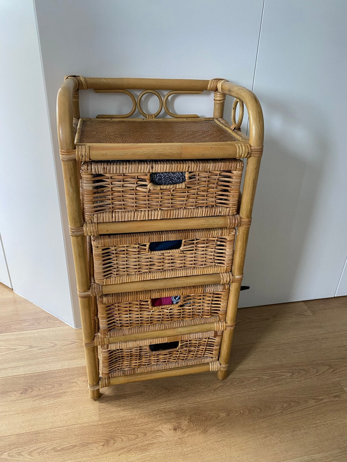 Rotan kastje met 4 lades/manden, Ophalen, Minder dan 50 cm, Gebruikt, 3 of 4 laden