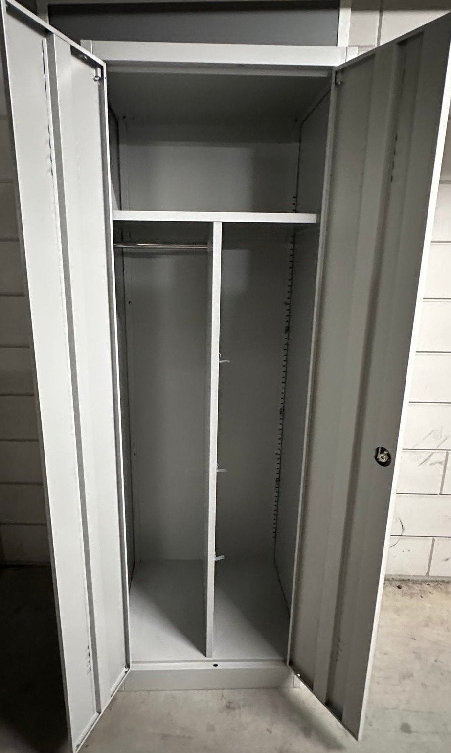 Metalen kledingkast / locker - Grijs, Ophalen, Gebruikt