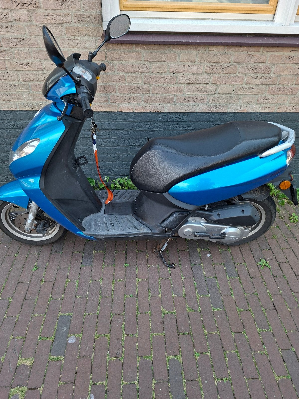 Peugeot kisbee 2012( snor scooter)4 takt), Fietsen en Brommers, Scooters | Peugeot, Ophalen, Gebruikt, Benzine, Overige modellen