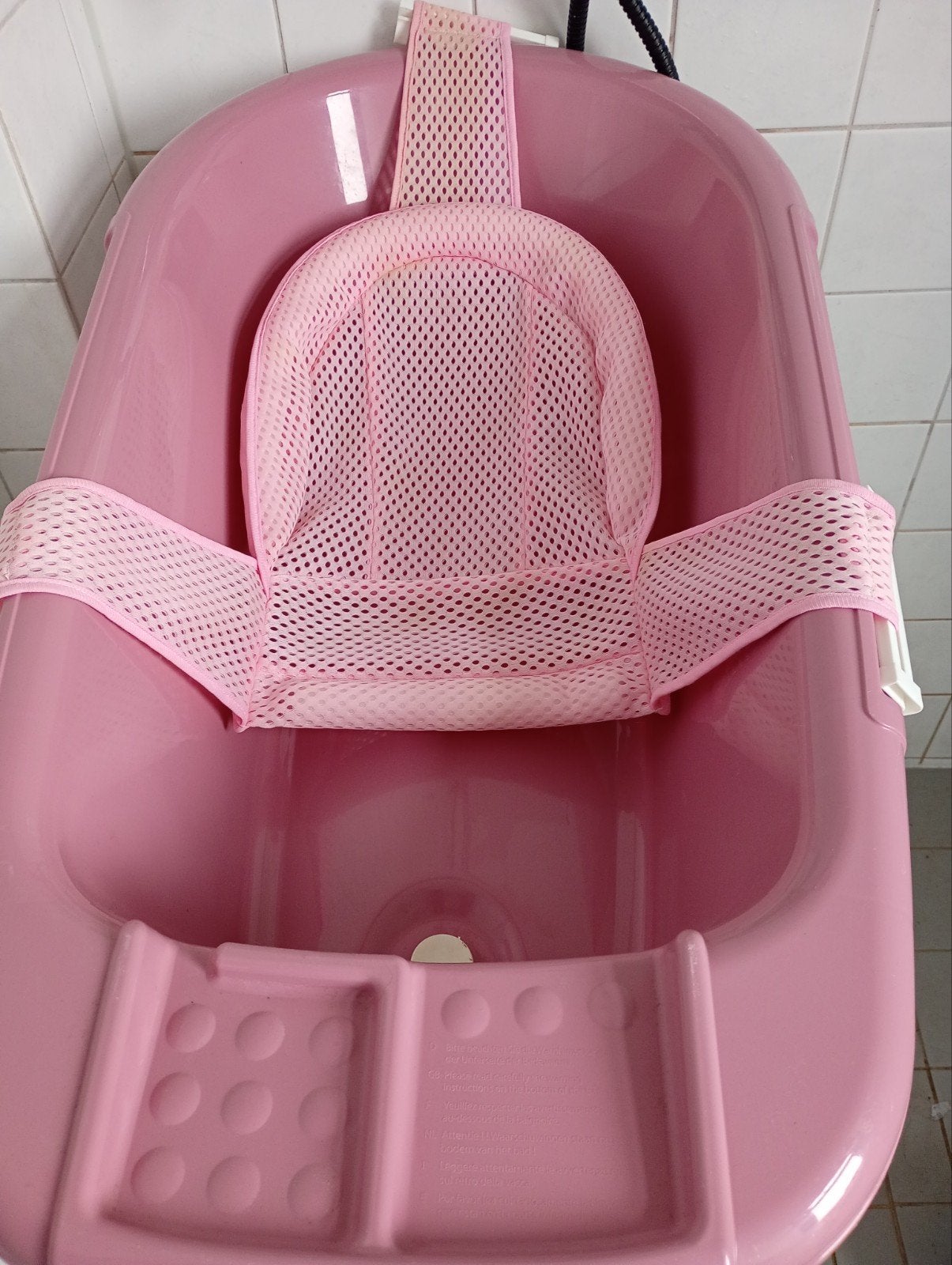 Roze babybadje met standaard en badzitje, Gebruikt, Badje, Standaard, Ophalen