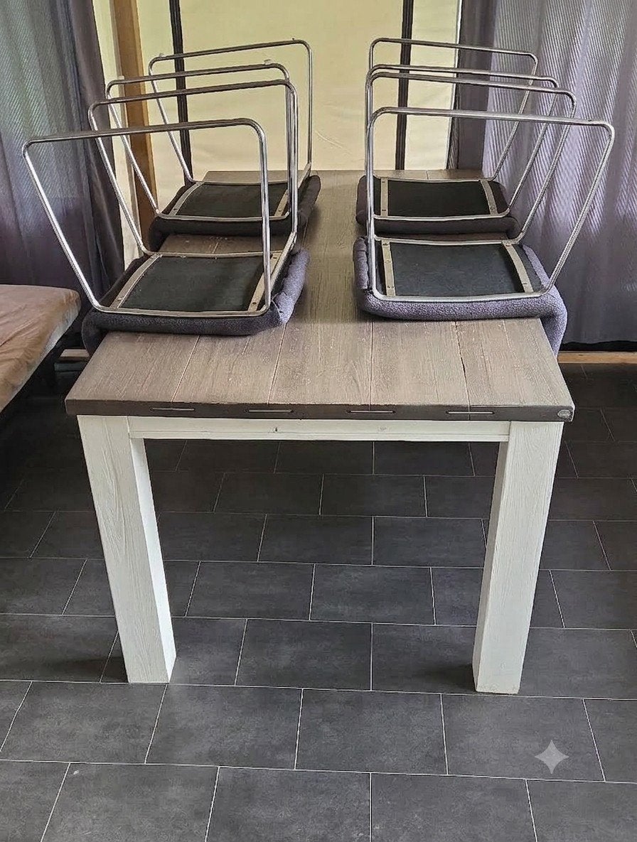 Eetkamertafel met stoelen en bijpassende tv-kast, Ophalen, Gebruikt