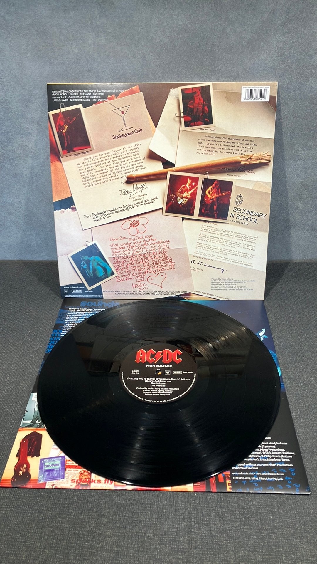 AcDc.  High Voltage, Zo goed als nieuw, 12 inch, Inclusief binnenhoes, Ophalen of Verzenden