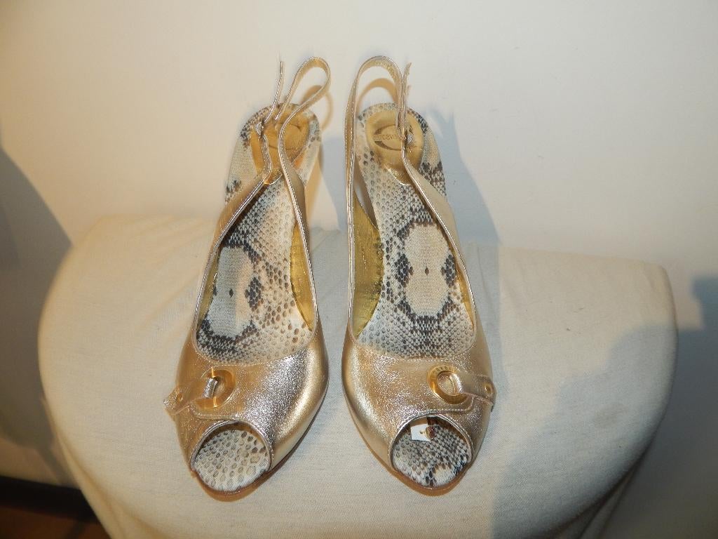 Cavalli pumps goud leer snake accenten Als Nieuw mt 40, Pumps, Overige kleuren, Verzenden, Zo goed als nieuw