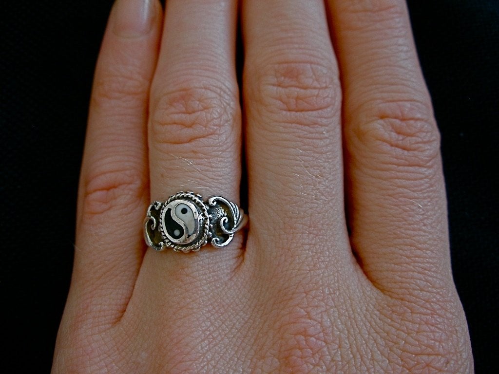 Zilveren 925 zilver mooie ring Yin Yang maat 16.25 of 17, Overige kleuren, Verzenden, Nieuw, Kleiner dan 17