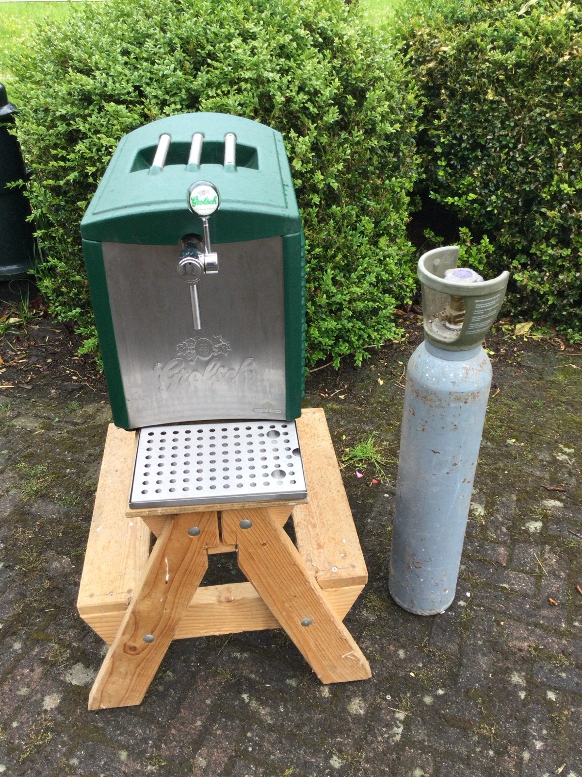Grolsch biertap met CO2-fles, Ophalen