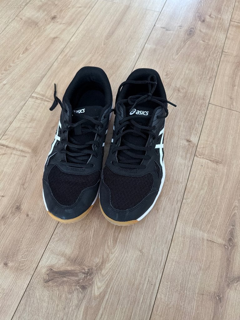 Zaalschoenen asics 43, Ophalen of Verzenden, Zo goed als nieuw, Hardloopschoenen, Asics
