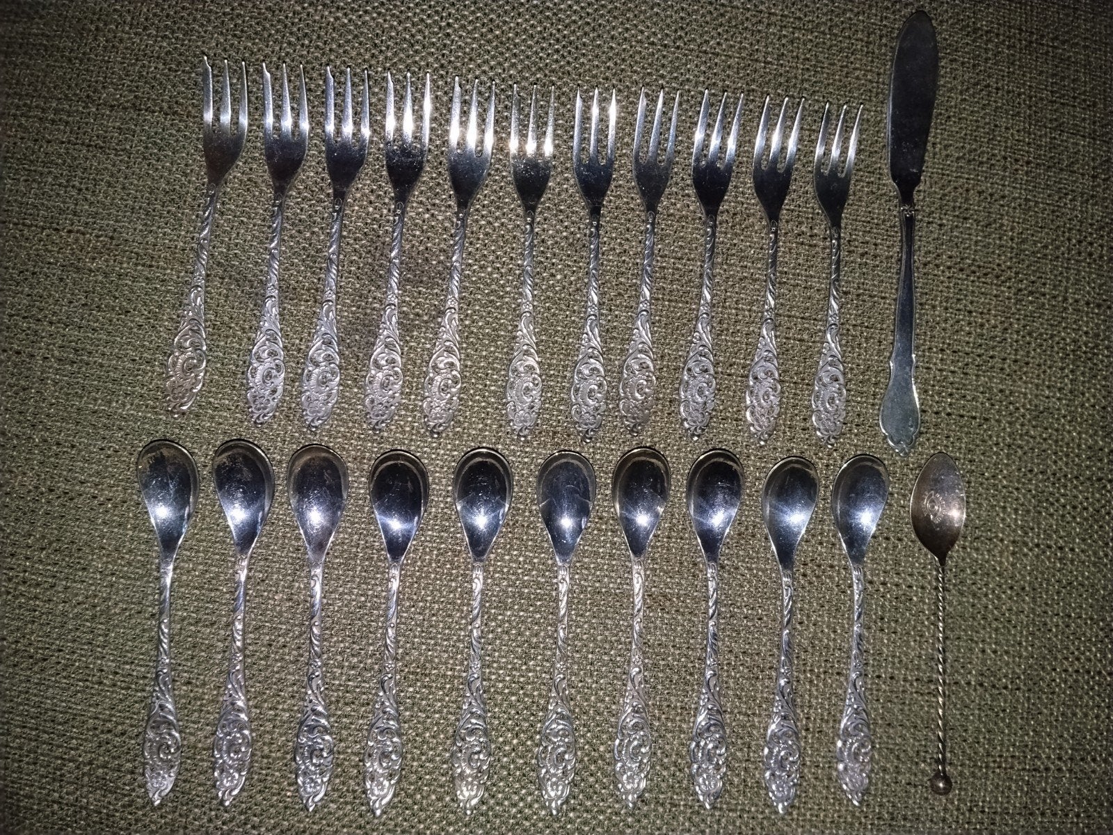 Antieke zilveren vorkjes, theelepeltjes en gebakschepje, Antiek en Kunst, Ophalen of Verzenden