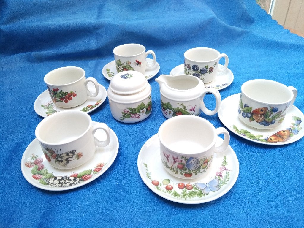 6 KOP+SCHOTEL, Melk en Suiker van Marjolein Bastin(Wedgwood), Klassiek, Ophalen of Verzenden, Zo goed als nieuw, Kop(pen) en/of Schotel(s)