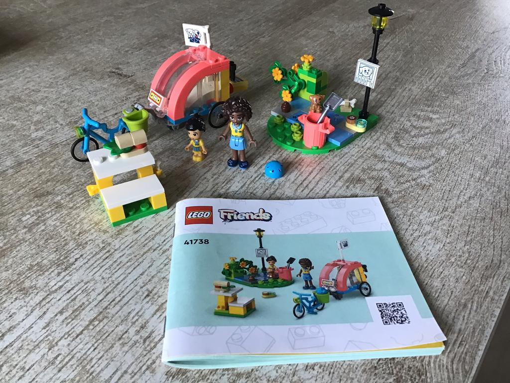Lego friends Reddingsfiets 41738, Ophalen of Verzenden, Zo goed als nieuw