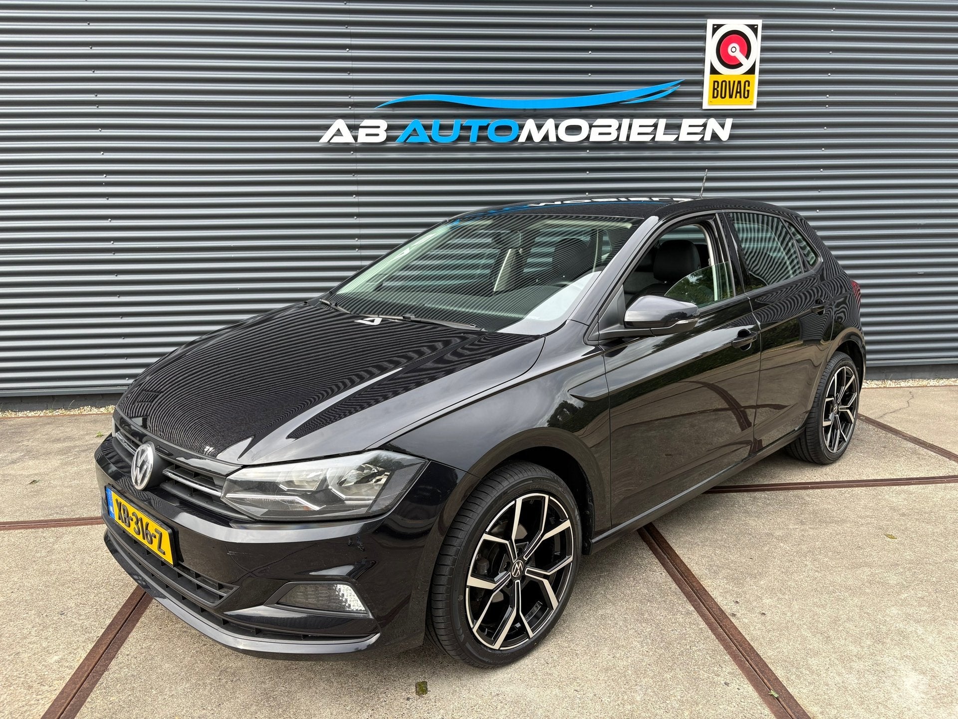 Volkswagen Polo 1.0 TSI Comfortline AUTOMAAT/ CARPLAY/ TREKH, Dealer onderhouden, Gebruikt, Euro 6, 95 pk
