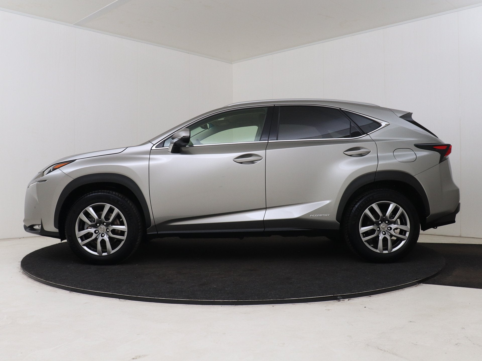 Lexus NX 300h AWD Luxury Line | Trekhaak | LED Verlichting |, Auto's, Lexus, Automaat, Gebruikt, Automatische klimaatregeling