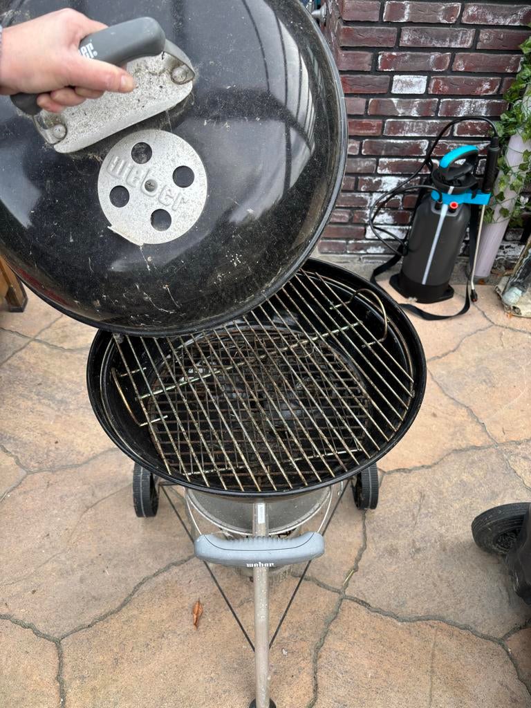 Weber BBQ mag opgehaald worden voor een krat Heineken, Ophalen, Gebruikt
