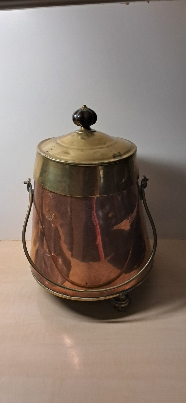 Antieke Koperen Kolenemmer met Messing Deksel, Ophalen of Verzenden, Koper