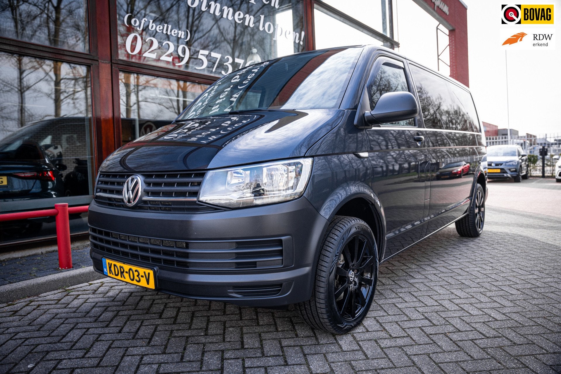 Volkswagen Transporter Kombi 2.0 TDI 150pk DSG aut. | 9 pers, Auto's, Gebruikt, 150 pk, Blauw, 2500 kg