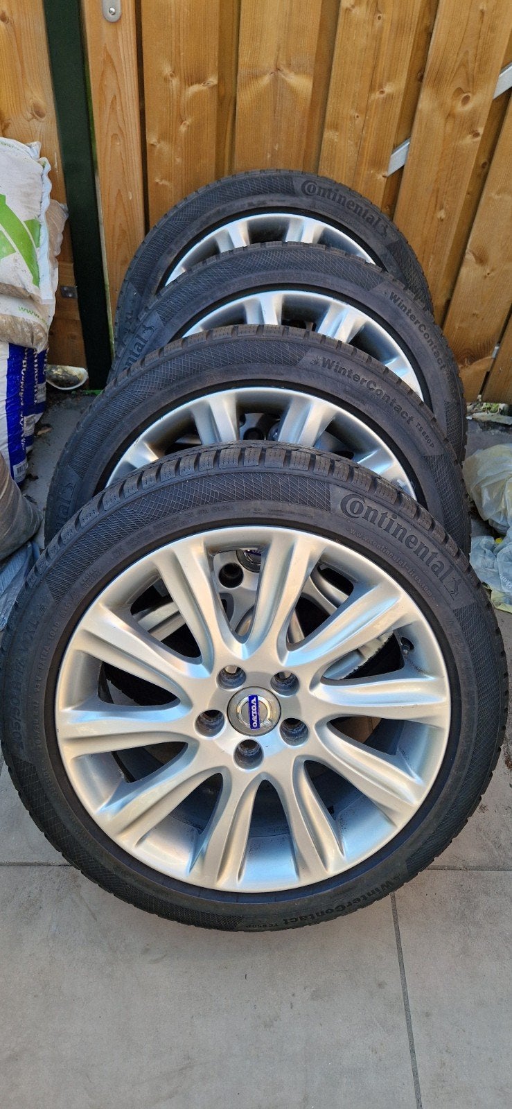 Volvo 17 inch velgen met Continental winterbanden 205/50 R17, Gebruikt, Banden en Velgen, 17 inch, Personenwagen