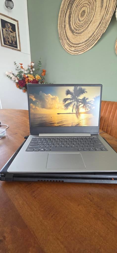 Lenovo Ideapad 3 (15isk) i3 8th,250ssd, 8gb, w11, Gebruikt, Qwerty, 8 GB, 14 inch