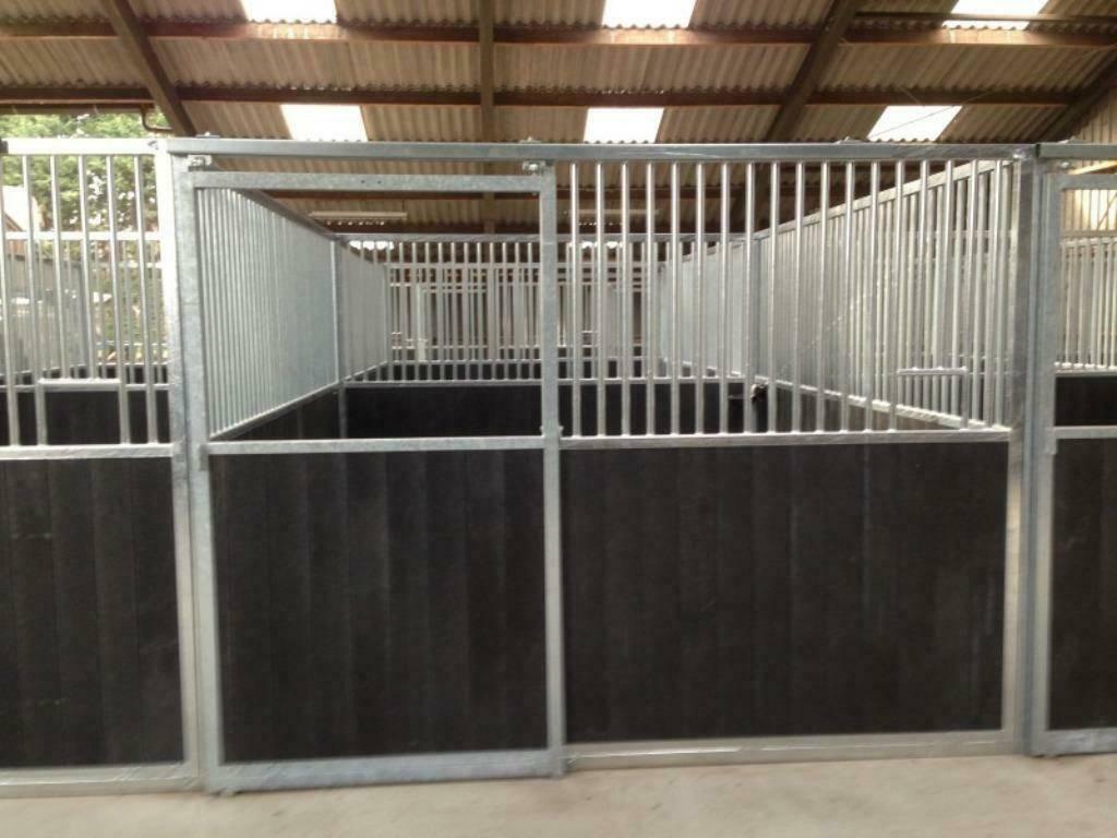 Paardenstallen/boxen beste prijs en kwaliteit, Stalling