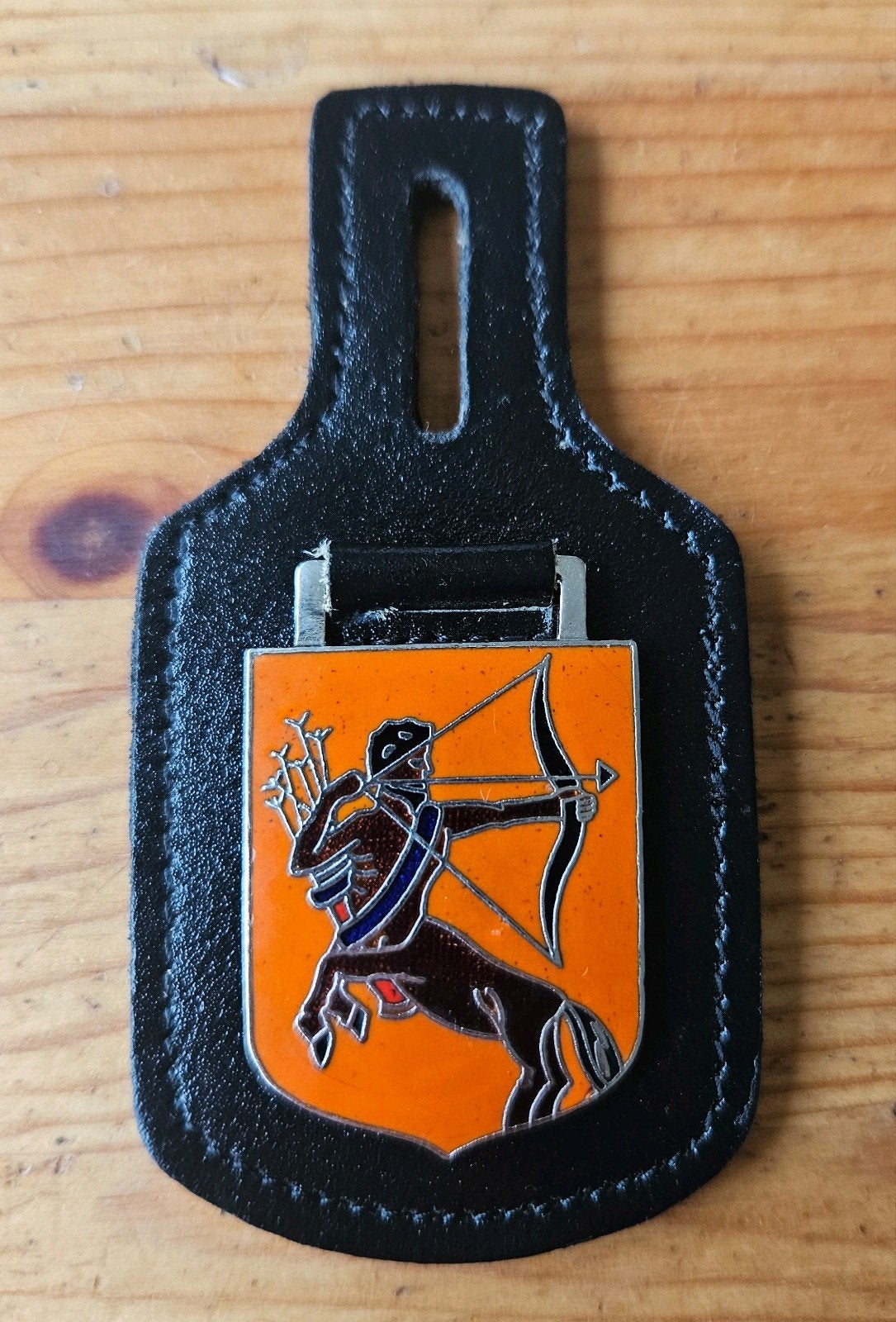 Borstzakhanger Staf en Stafcompagnie 1e  divisie 7 december, Verzamelen, Ophalen of Verzenden, Landmacht, Nederland, Embleem of Badge