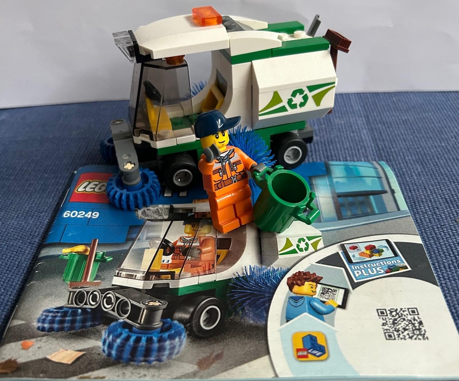LEGO City 60249 Straatveger met minifiguur en instructies, Ophalen, Zo goed als nieuw, Overige merken