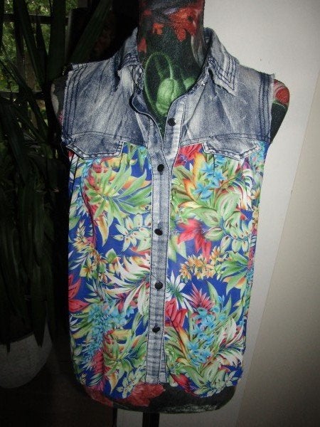 E1446 Eva & Lola mt M blouse denim bloemen chiffon, Maat 38/40 (M), Zo goed als nieuw, Eva & Lola, Verzenden