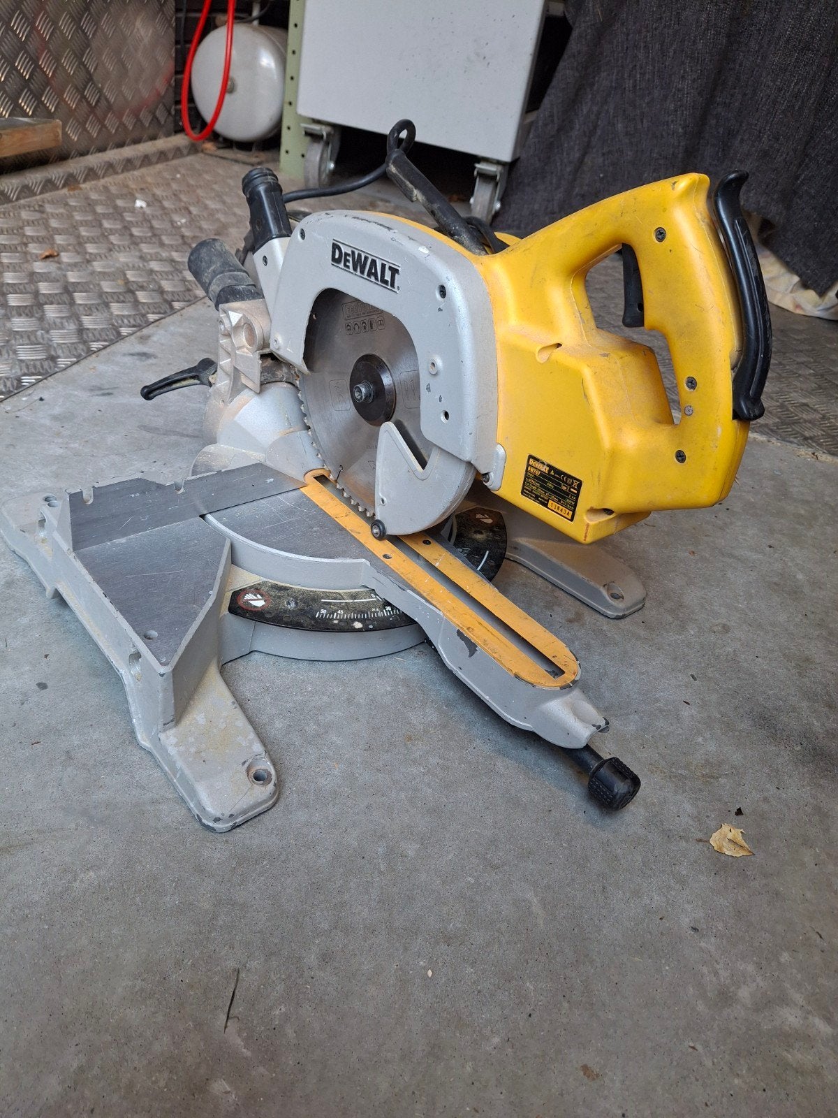 DeWalt DW707 Afkortzaag 1200W - Gebruikt, Ophalen, Gebruikt, DeWalt, Afkortzaag