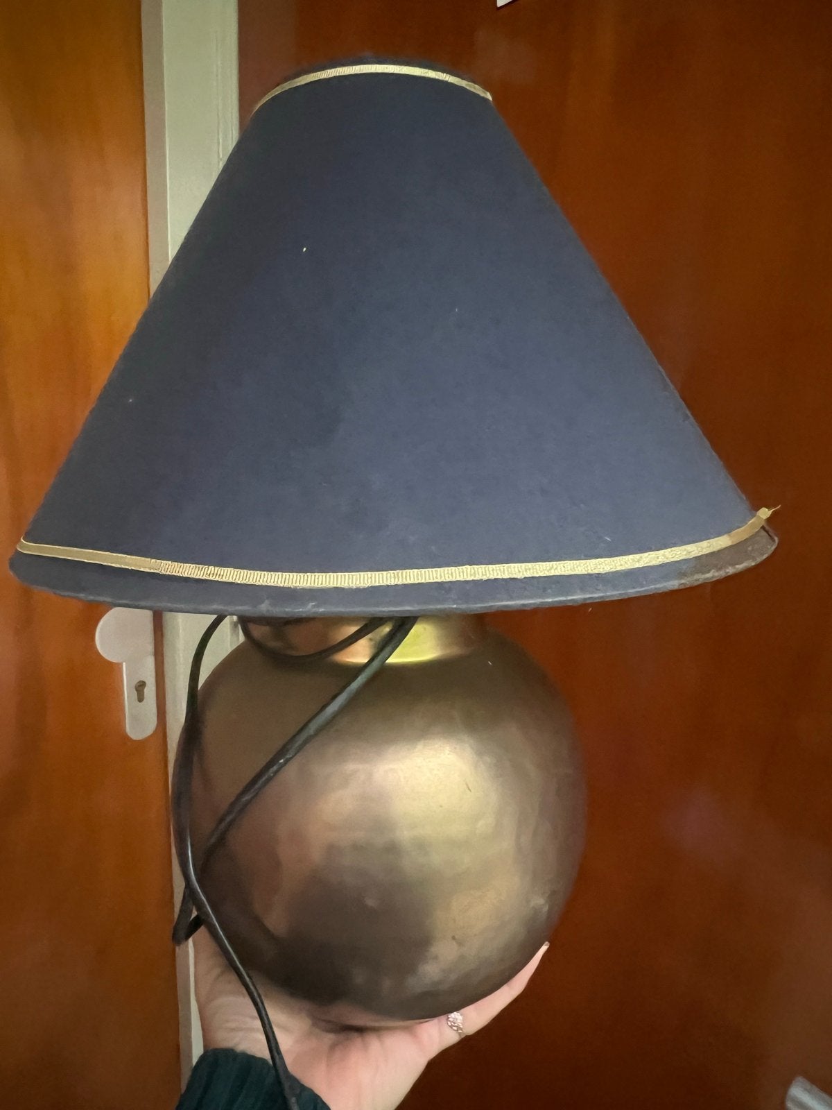 IKEA Tafellamp met donkerblauwe kap en messing voet, Blauw, Gebruikt, IKEA, E27 (groot)