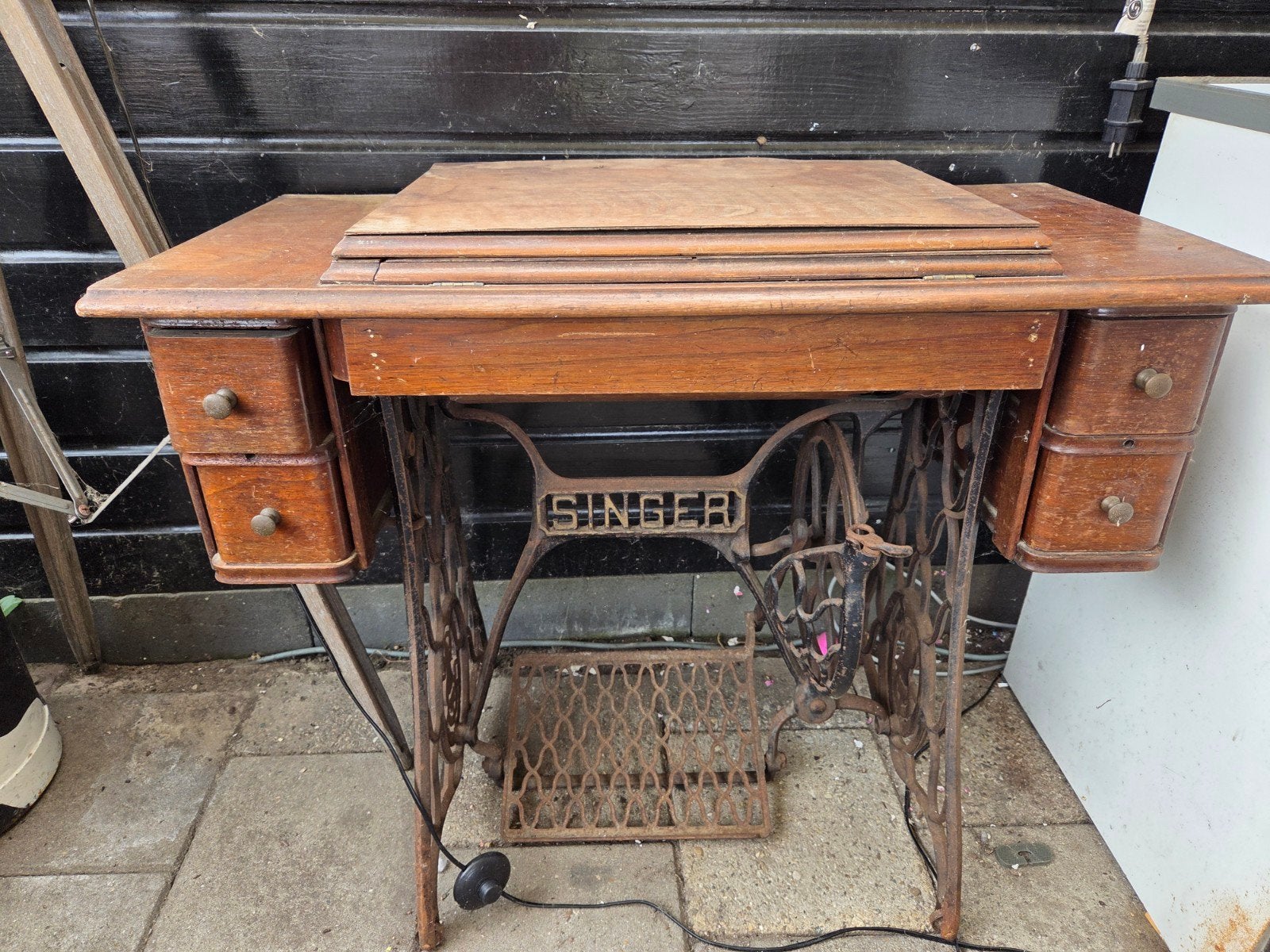 Antieke Singer trapnaaimachine met houten kast, Antiek en Kunst, Antiek | Naaimachines, Ophalen