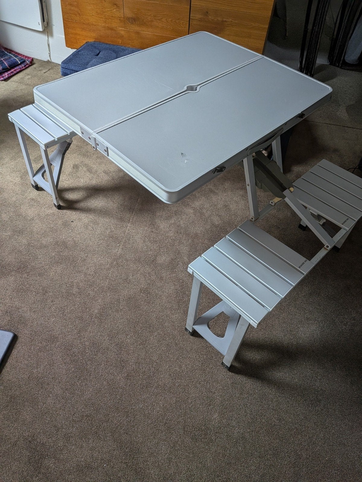 Campingtafel met bankjes (tot 9 juli beschikbaar) €25,-, Ophalen, Gebruikt, Campingtafel