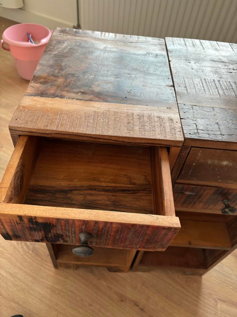 MOET VANDAAG WEG Set van 2 robuuste houten nachtkastjes, Huis en Inrichting, Ophalen, Minder dan 45 cm, Nieuw, 55 tot 70 cm