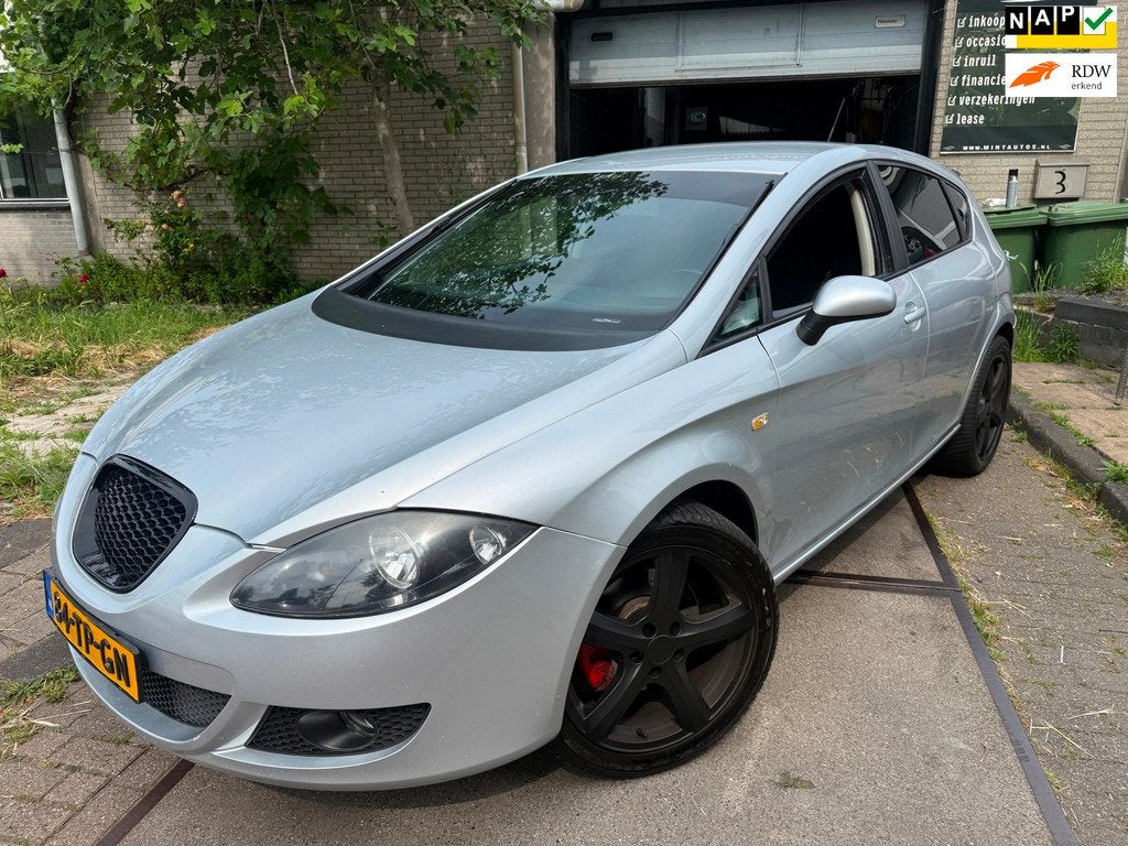 Seat Leon 2.0 FSI Stylance Apk/Automaat/Pdc/Carplay/Boekjes, Auto's, Gebruikt, 680 kg, 4 cilinders, Leon