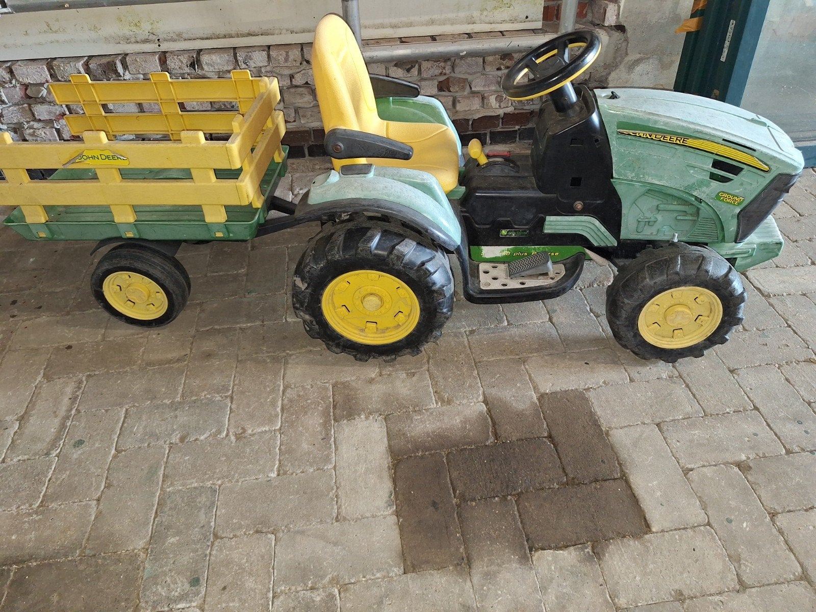 John Deere elektrische trekker met aanhanger, Ophalen, Gebruikt