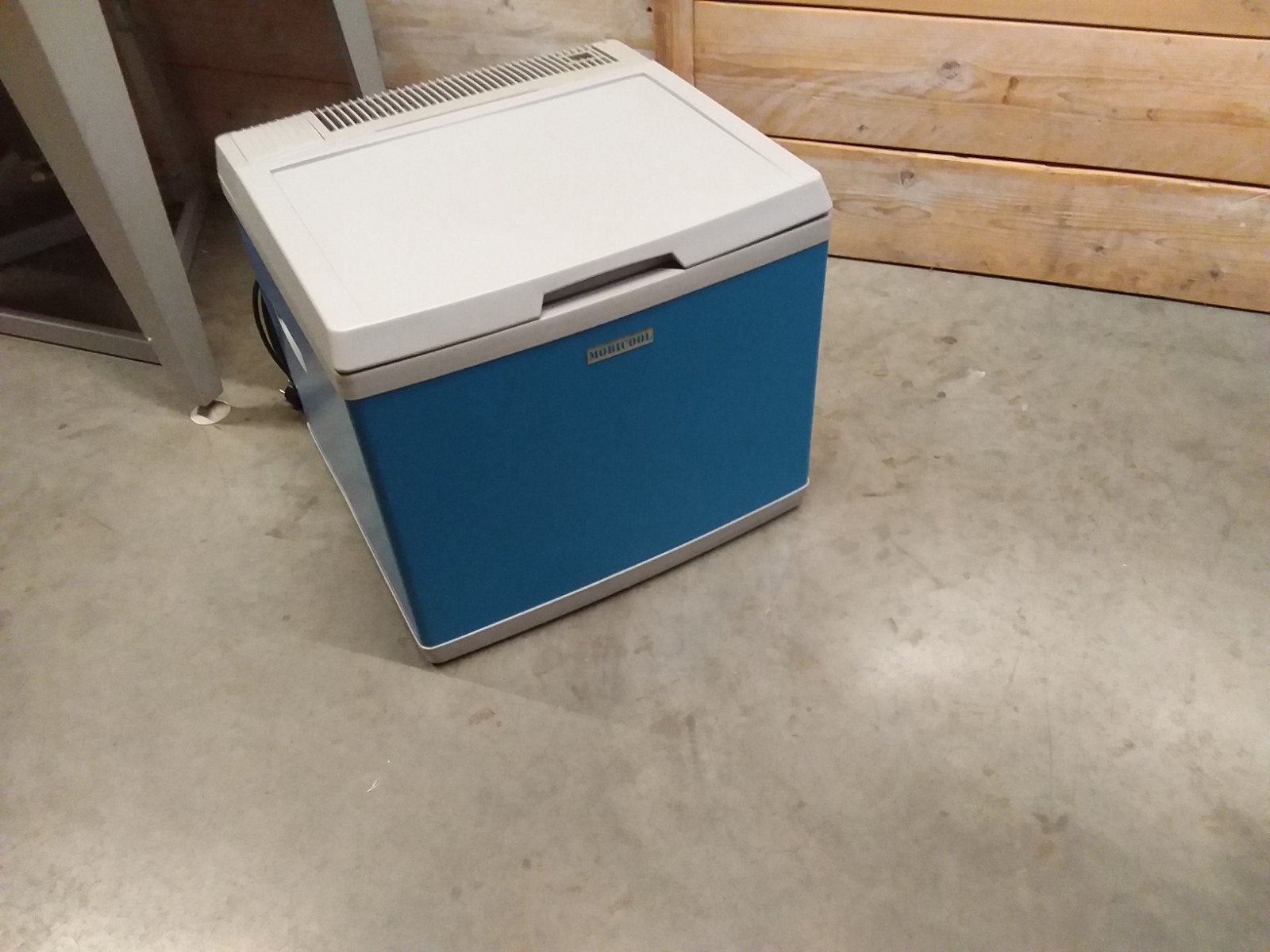 Mobicool koelbox 40 ltr  , 220v 12 v en op gas, Ophalen, Gebruikt, Koelbox, Elektrisch