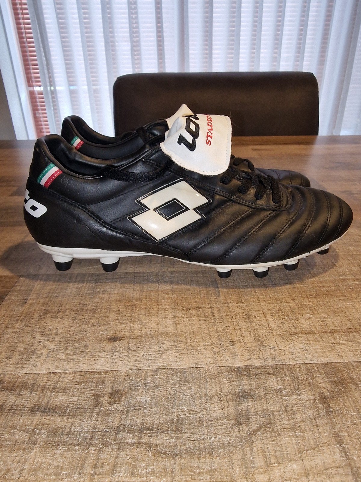 Lotto Stadio 90 voetbalschoenen - Maat 47 (USA 12), Ophalen of Verzenden, Buitenlandse clubs, Shirt