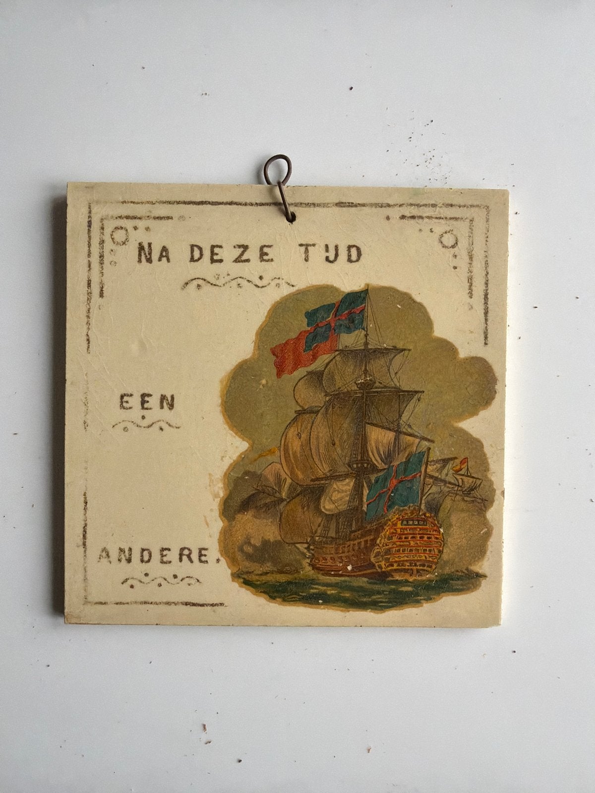 Vintage Mosa tegel met scheepsmotief en spreuk, Ophalen of Verzenden