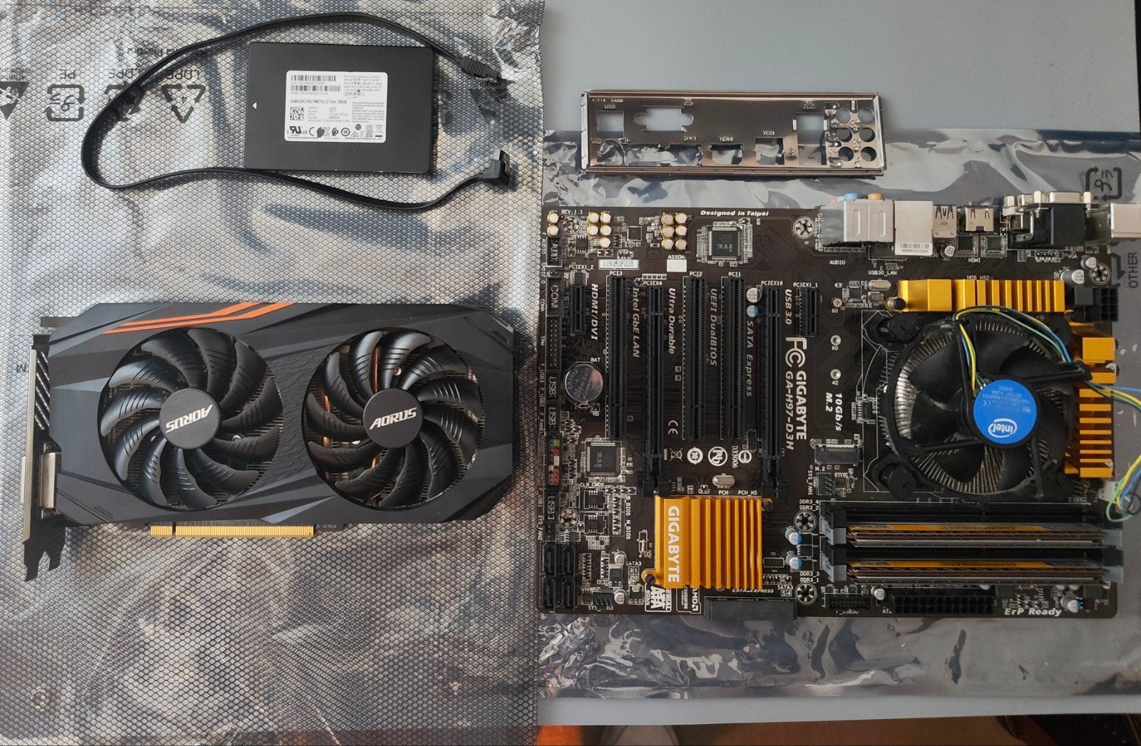 i7-4790K upgrade set: CPU, MOBO, RAM, PSU, SSD en GPU, Computers en Software, Processors, Ophalen, Gebruikt, LGA 1150, 4 Ghz of meer