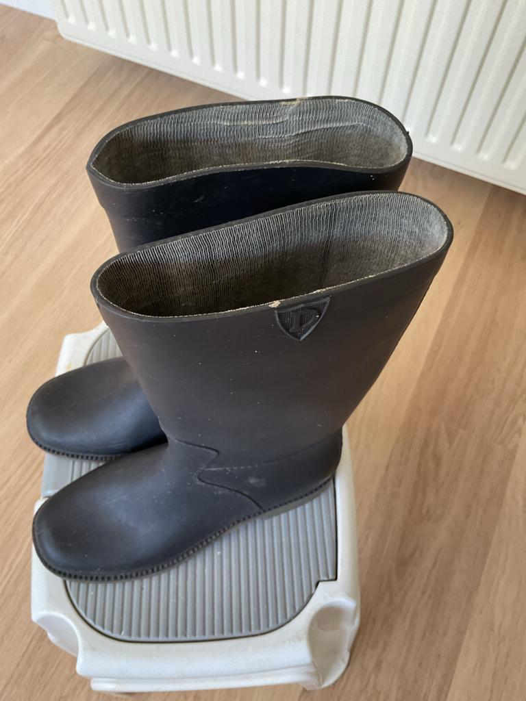 Donkerblauwe rubberen dames laarzen, Kleding | Dames, Schoenen, Ophalen, Zwart, Regenlaarzen, Gedragen