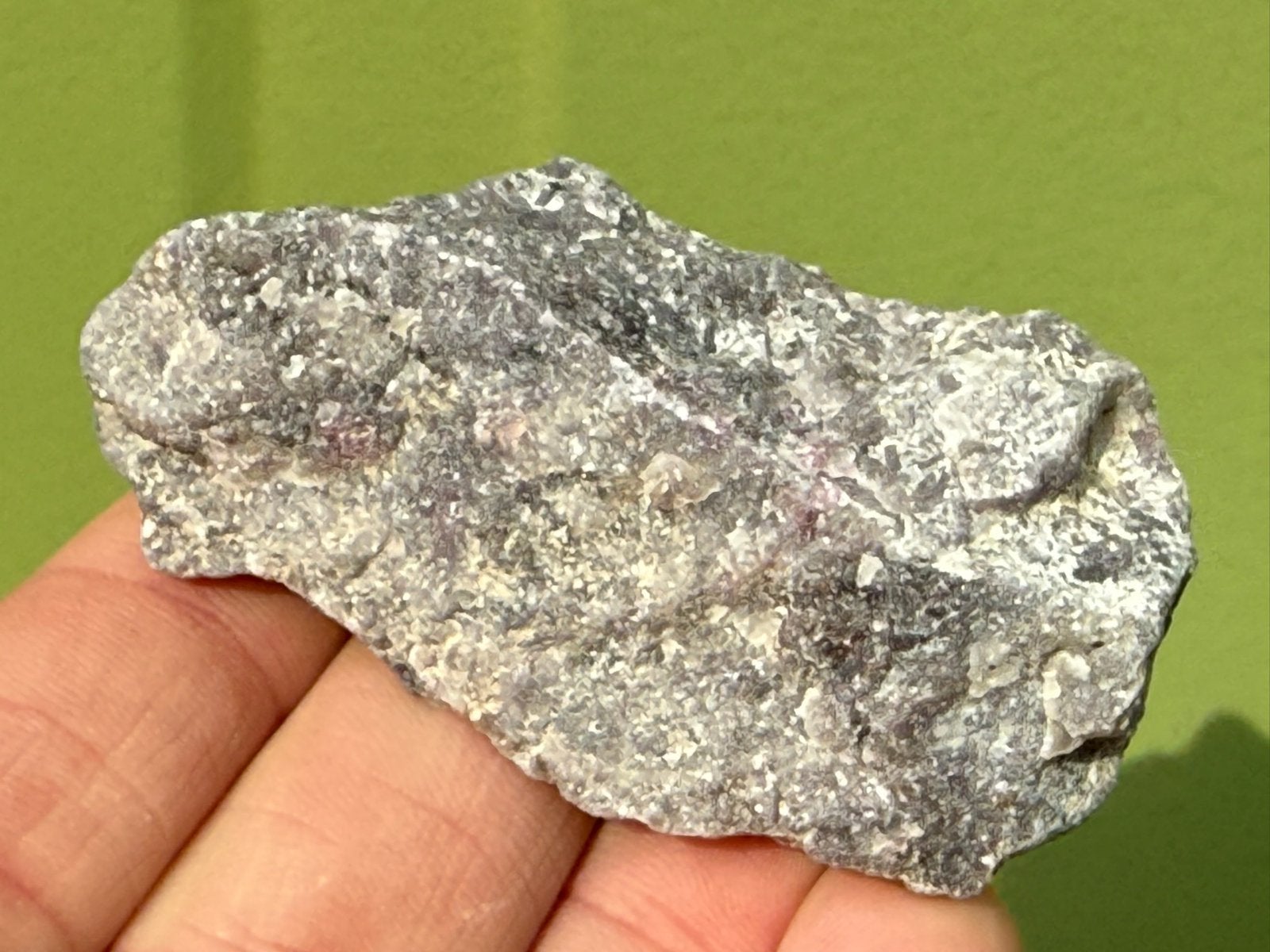 Robijn in Matrix mineralen UV Actief, Ophalen of Verzenden, Mineraal