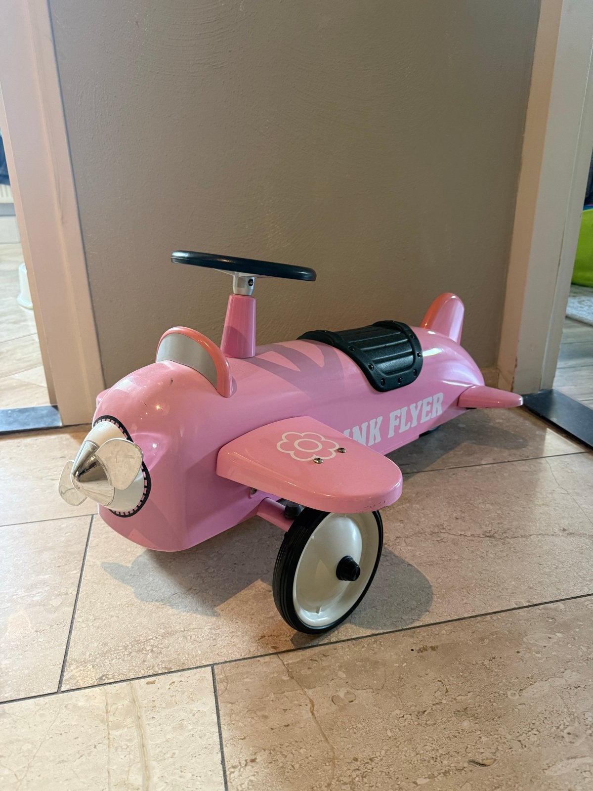 Roze loopvliegtuig voor kinderen - Pink Flyer, Kinderen en Baby's, Ophalen, Gebruikt, Loopvoertuig