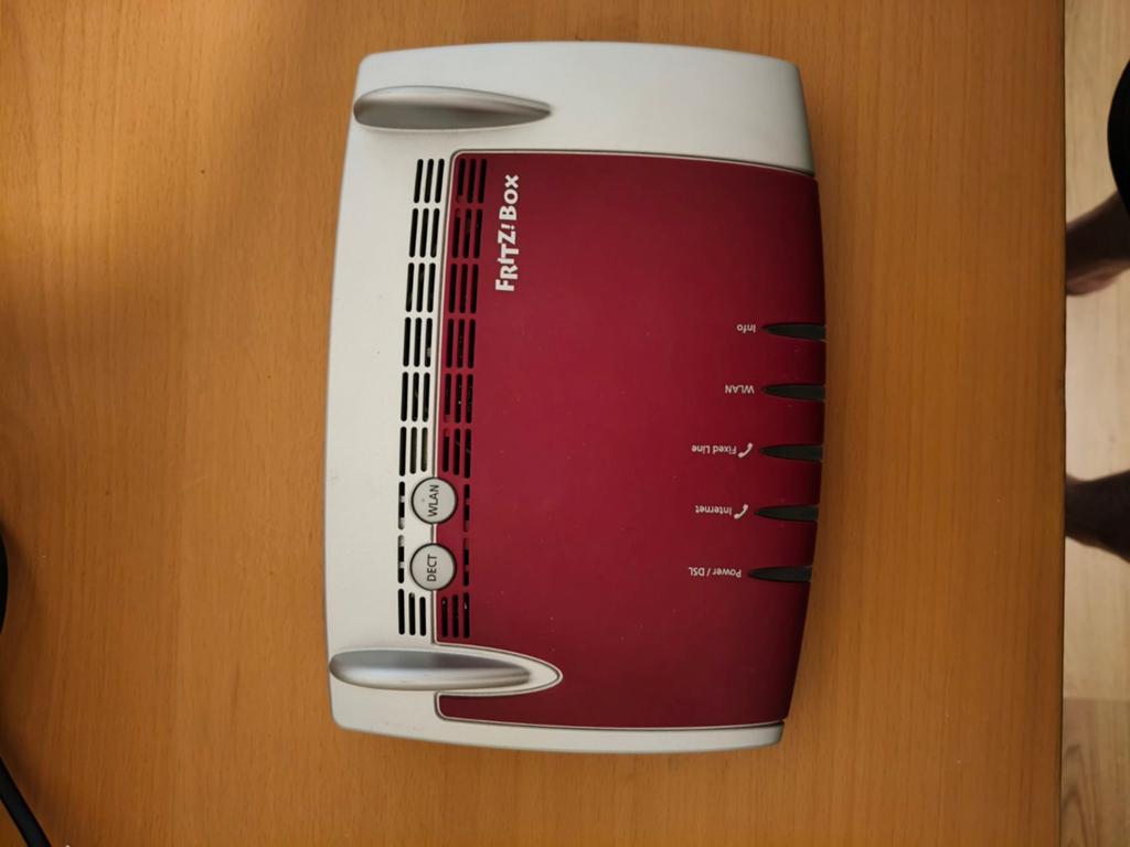 FRITZ!Box Fon WLAN 7390 Router - Zo goed als nieuw, Computers en Software, Routers en Modems, Ophalen of Verzenden, Zo goed als nieuw